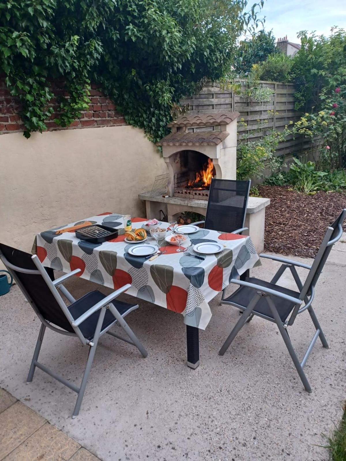 Nice House, Garden And Bbq 3Km From The Beach / Jolie Maison, Jardin Et Bbq A 3 Km De La Plage Coudekerque-Branche Eksteriør billede